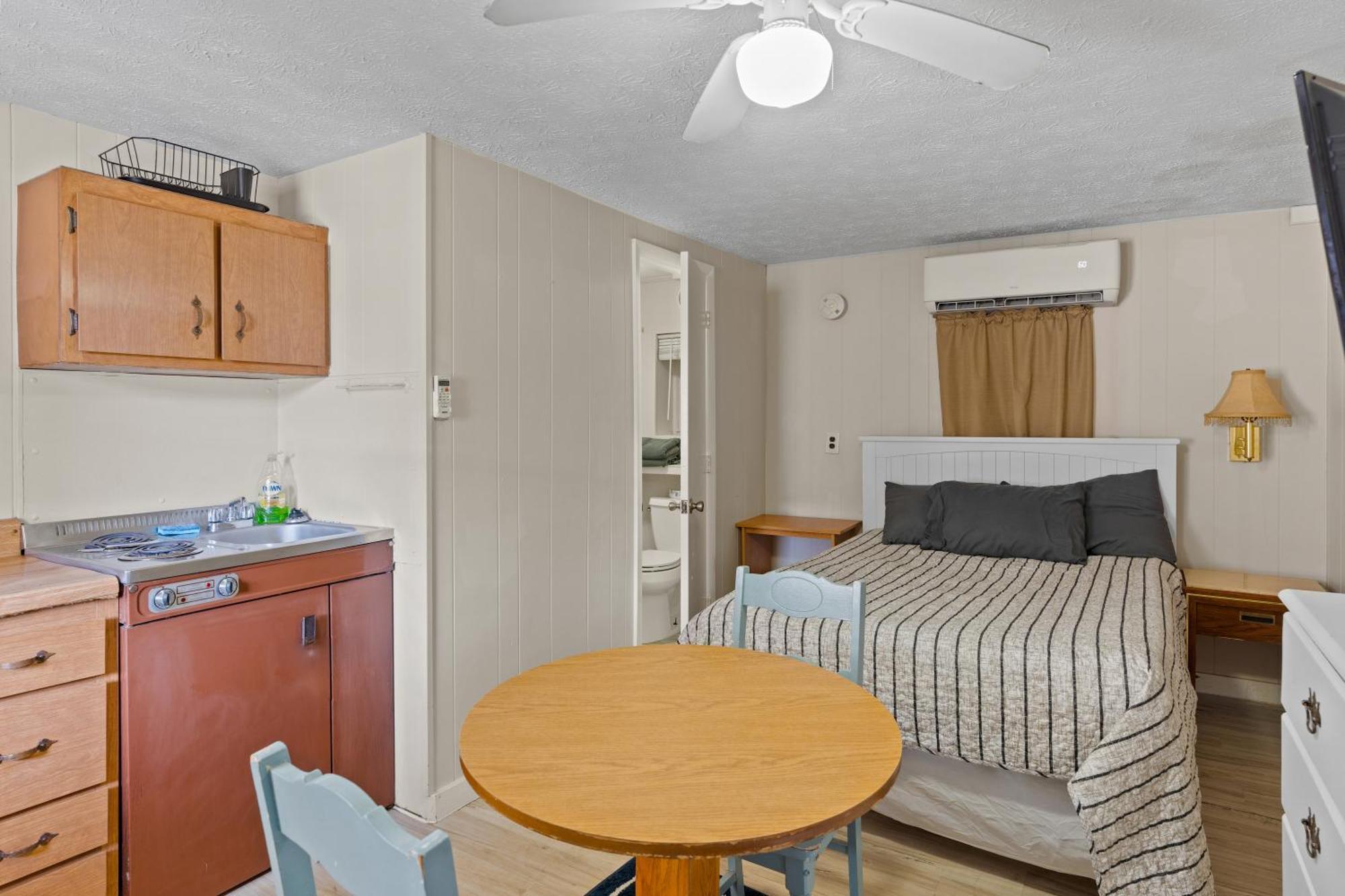 Beach Motel And Suites Олд Орчард Бийч Стая снимка