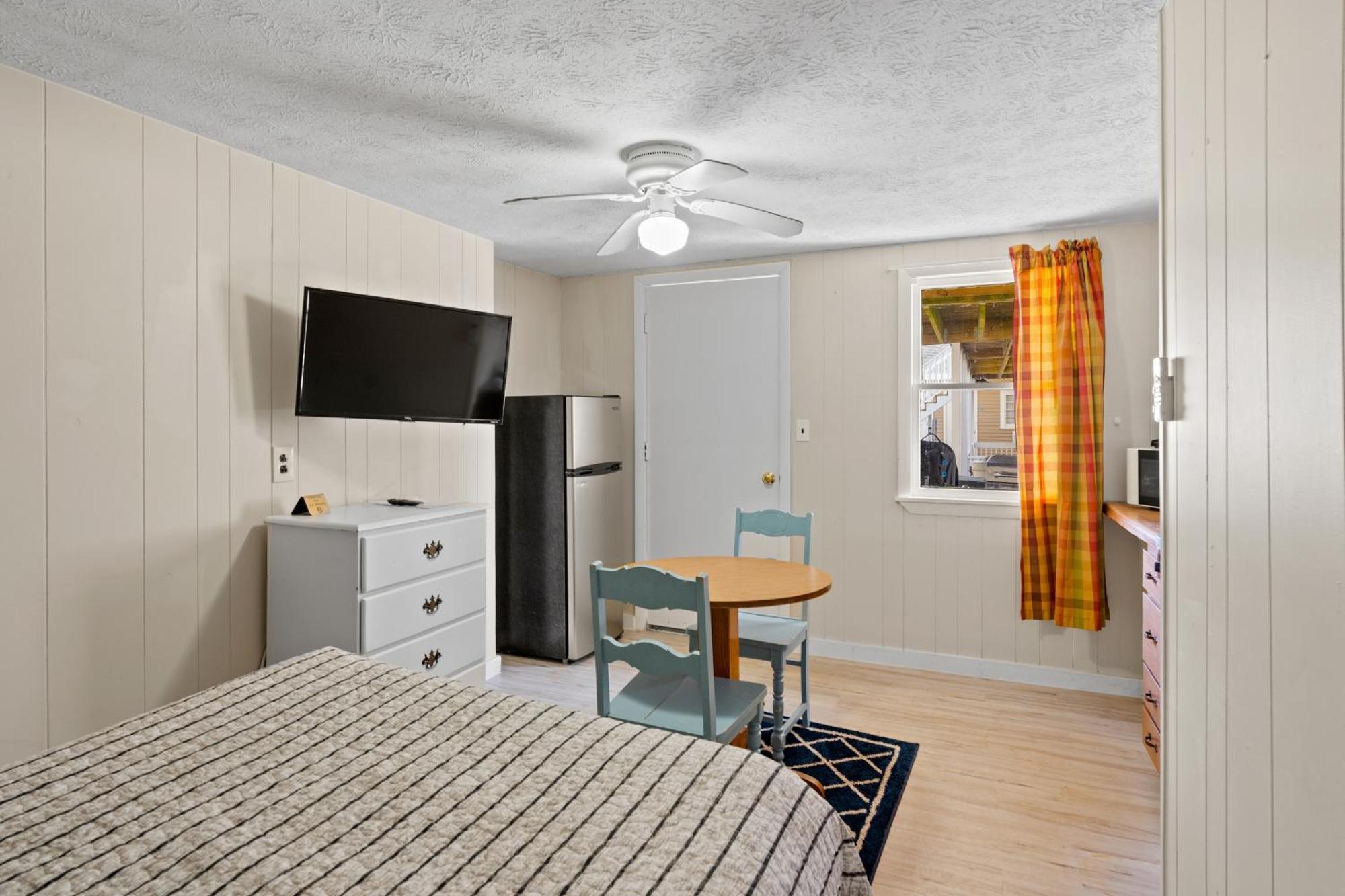 Beach Motel And Suites Олд Орчард Бийч Стая снимка